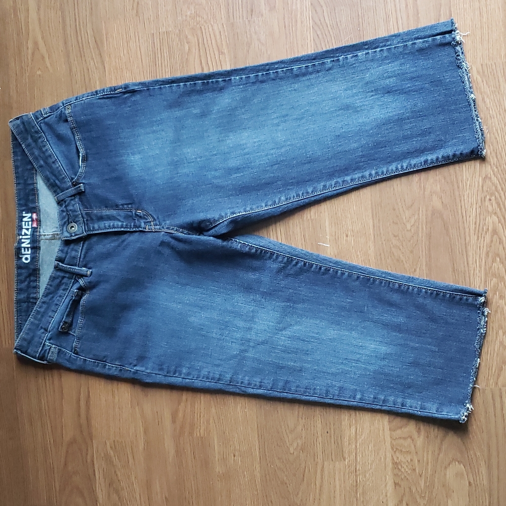Levi's Denizen Stretch Capri Jeans Size 8👖 29" Waist X 17" Inseam Length